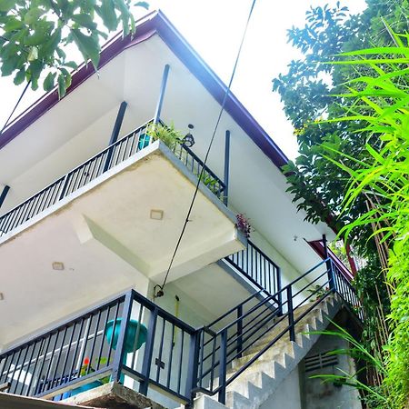 Breeze Blows Inn Ella Bagian luar foto