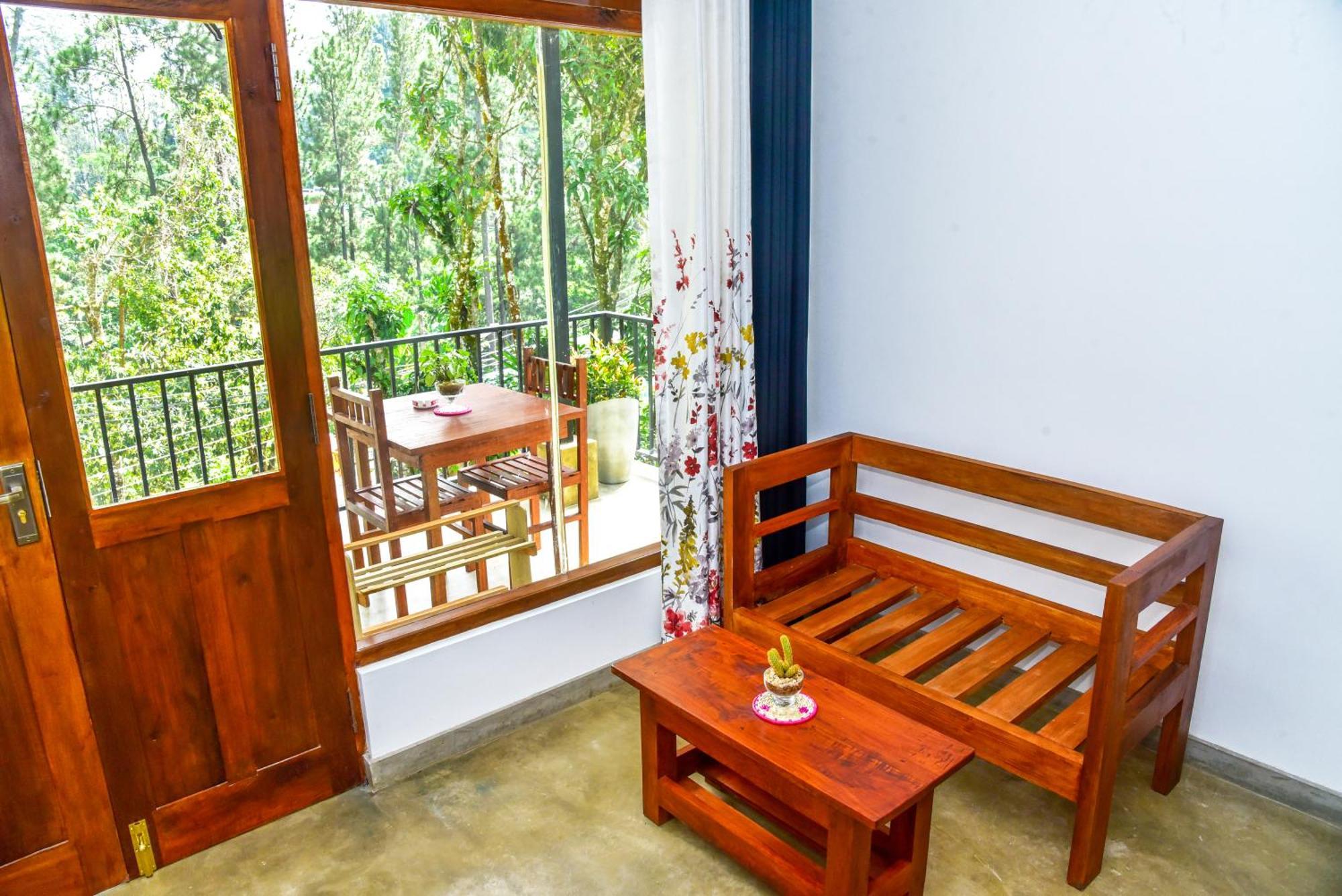 Breeze Blows Inn Ella Bagian luar foto