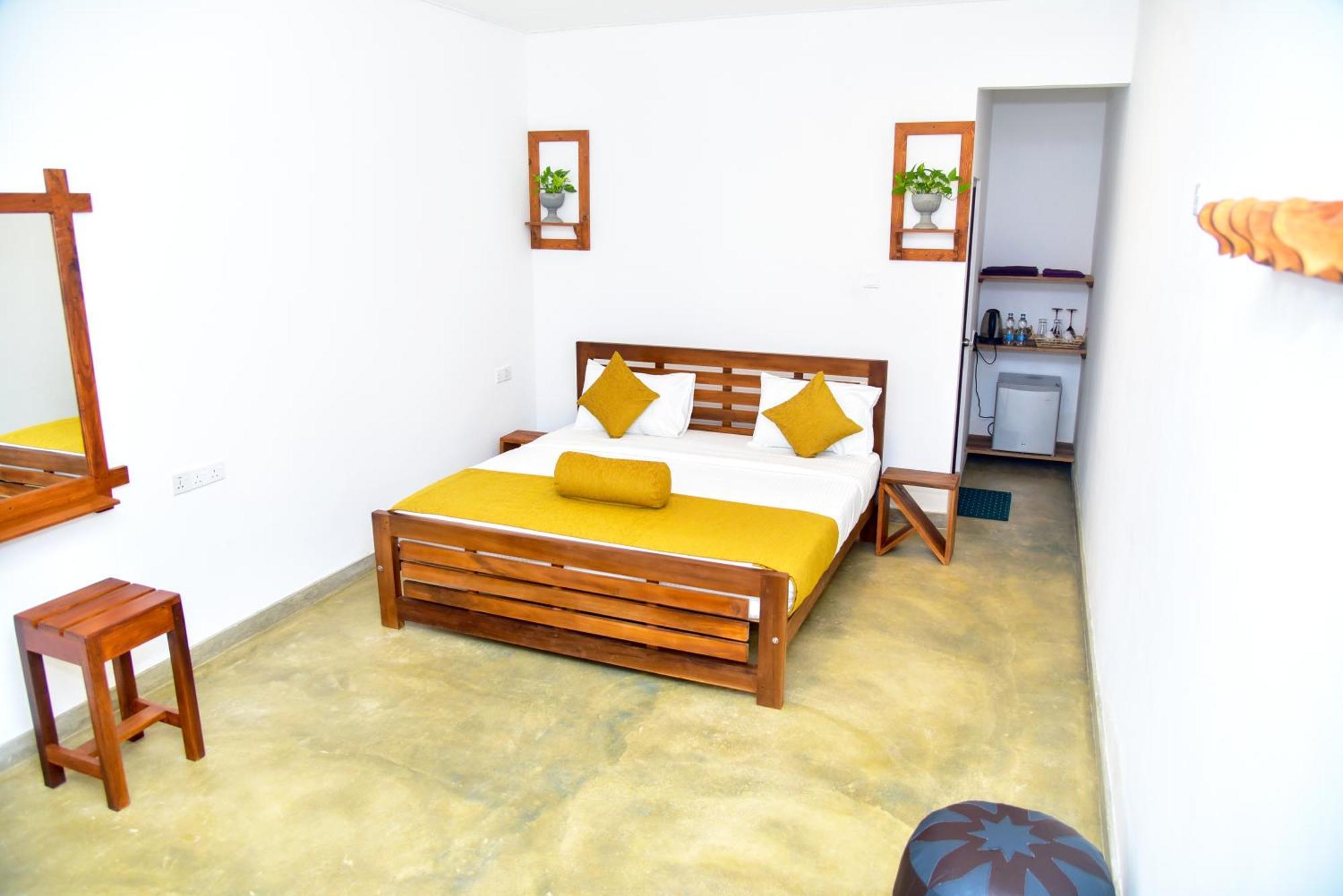 Breeze Blows Inn Ella Bagian luar foto
