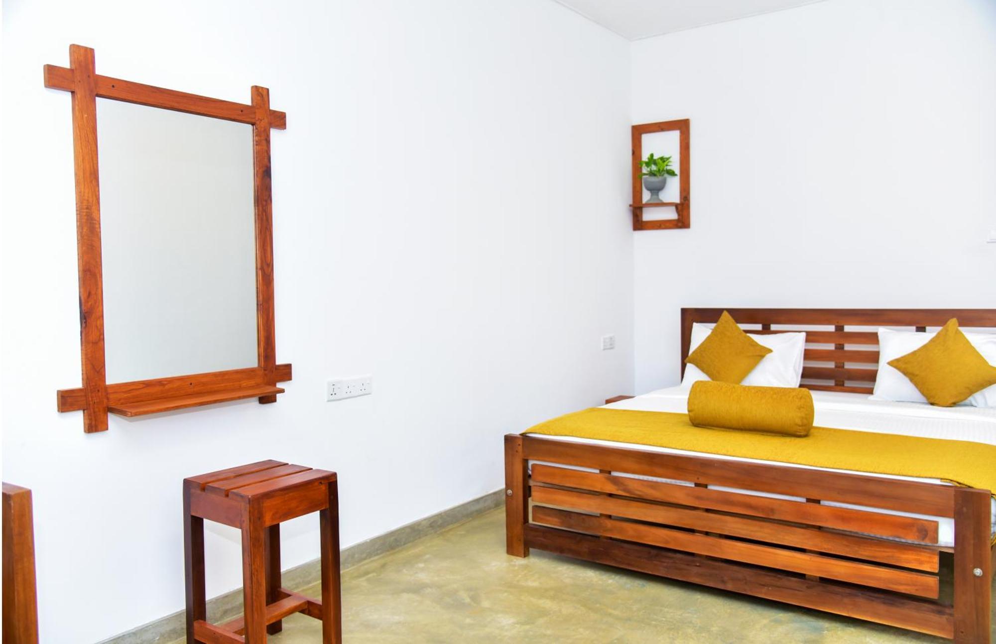 Breeze Blows Inn Ella Bagian luar foto