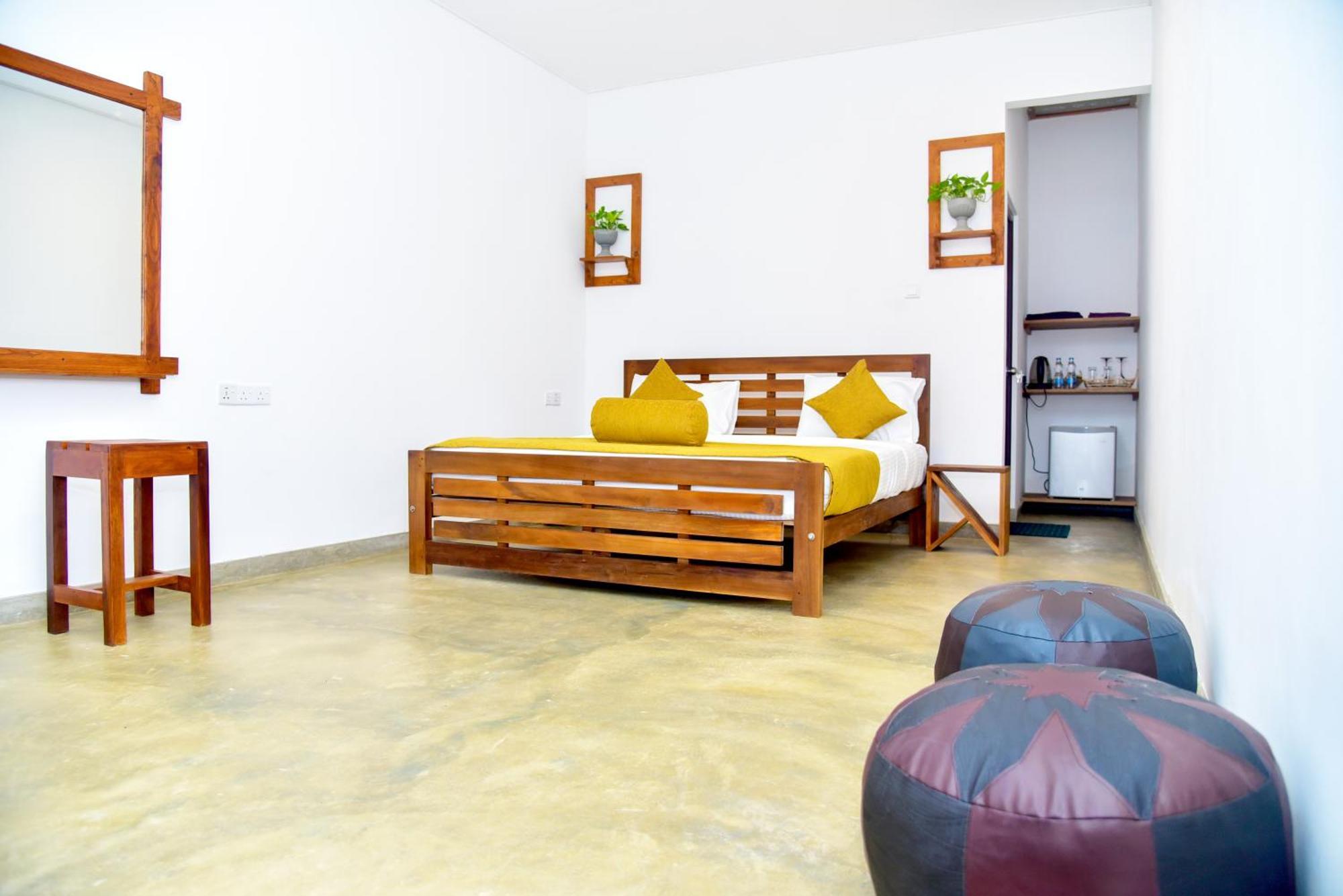 Breeze Blows Inn Ella Bagian luar foto